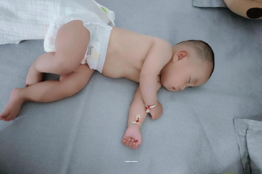 通辽三个月宝宝抬头不稳